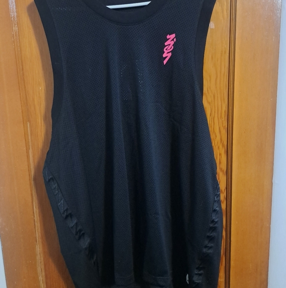Zion Dri-fit Tank top - Picture 4 of 4